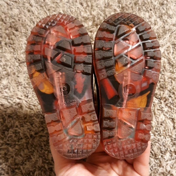 #555Fire fighter rain boots. Size:5 - Picture 4 of 5